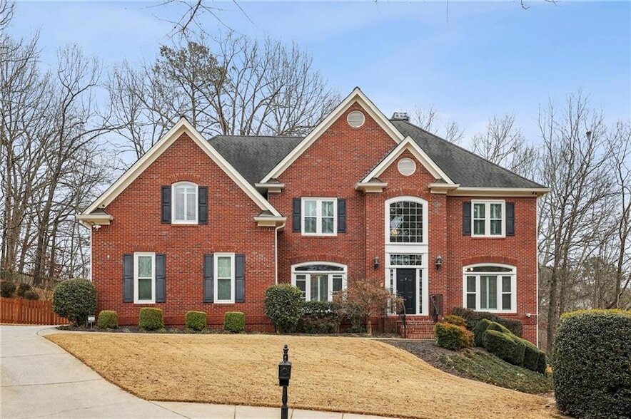 320 Old Sandhurst Station, Unit 311 in Alpharetta, GA - Building Photo