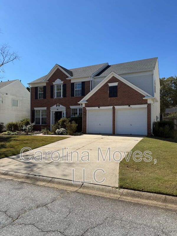 property at 4 Bay Hill Dr