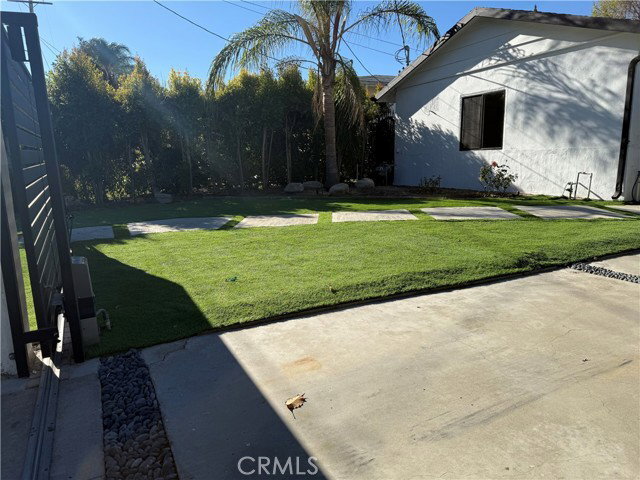 5527 Beckford Ave in Los Angeles, CA - Building Photo - Building Photo