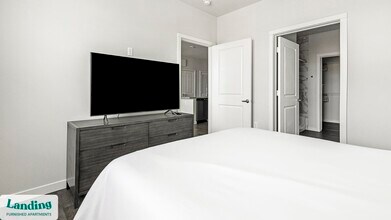 1148 Silber Rd, Unit 2205 in Houston, TX - Foto de edificio - Building Photo