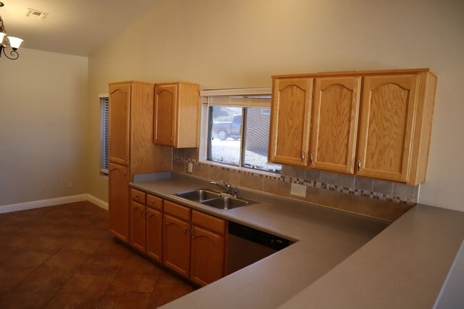3887 Cam Bella Rosa in Sierra Vista, AZ - Building Photo - Building Photo