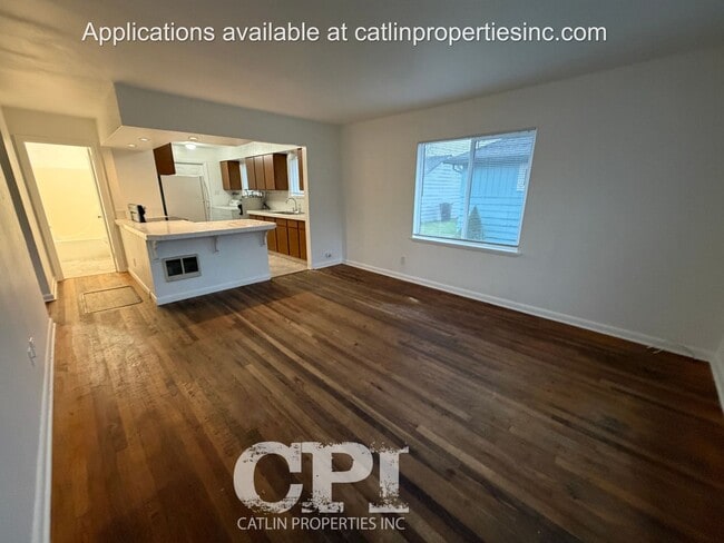 1050 19th Ave in Longview, WA - Building Photo - Building Photo