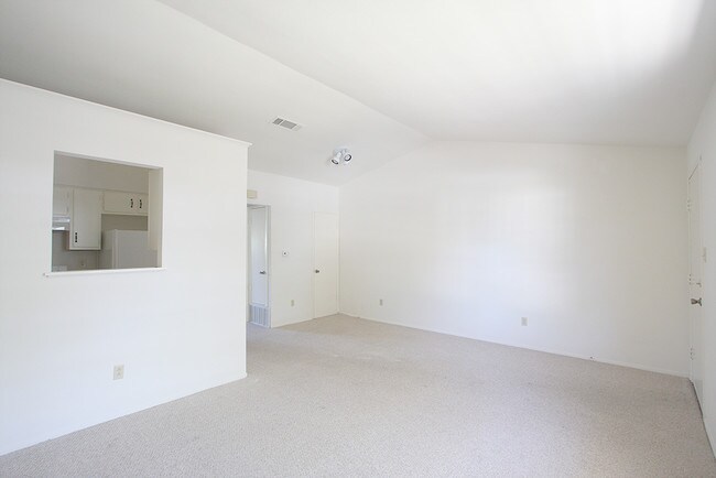 1203 Hollow Creek Dr-Unit -101 in Austin, TX - Building Photo - Building Photo