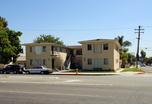 8252 Rosemead Blvd Apartments