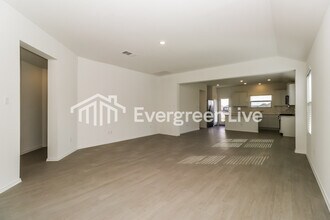 1621 Four Waters Lp in Andice, TX - Building Photo - Building Photo