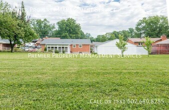 2208 Stephan Ln in Louisville, KY - Building Photo - Building Photo