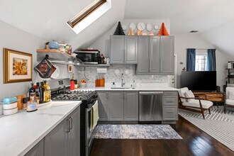 2518 N Campbell Ave, Unit 3 in Chicago, IL - Foto de edificio - Building Photo