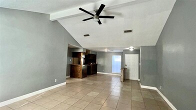 6827 Glenray Dr in Houston, TX - Building Photo - Building Photo
