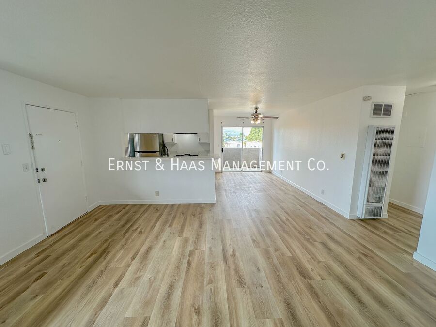 1080 St Louis Ave in Long Beach, CA - Building Photo