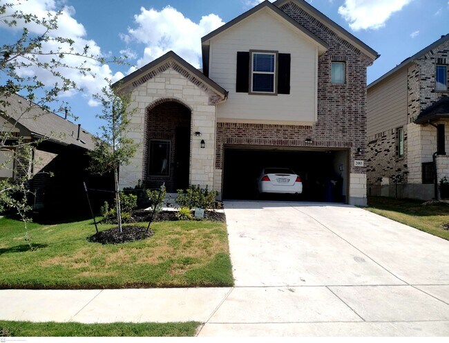 2083 Cowan Dr in New Braunfels, TX - Building Photo - Building Photo