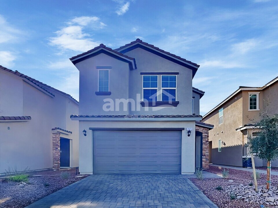 7925 Banquero Ct in Las Vegas, NV - Building Photo