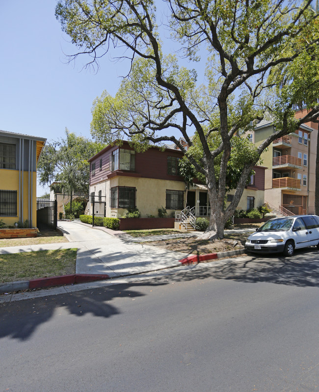 325 S Occidental Blvd in Los Angeles, CA - Building Photo - Building Photo