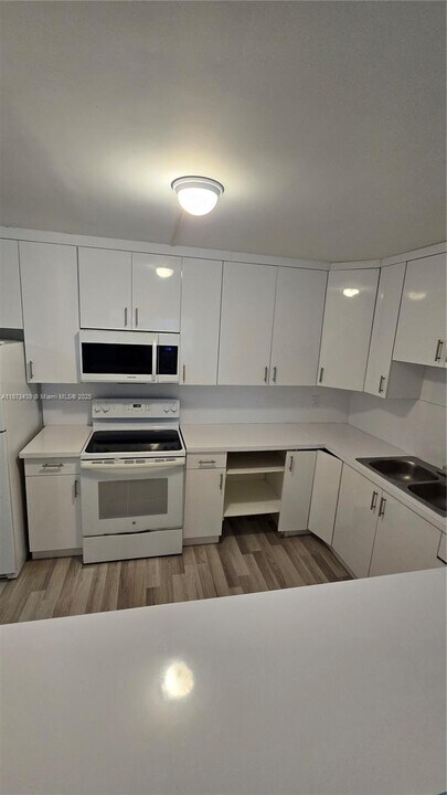 14820 Naranja Lakes Blvd in Homestead, FL - Building Photo