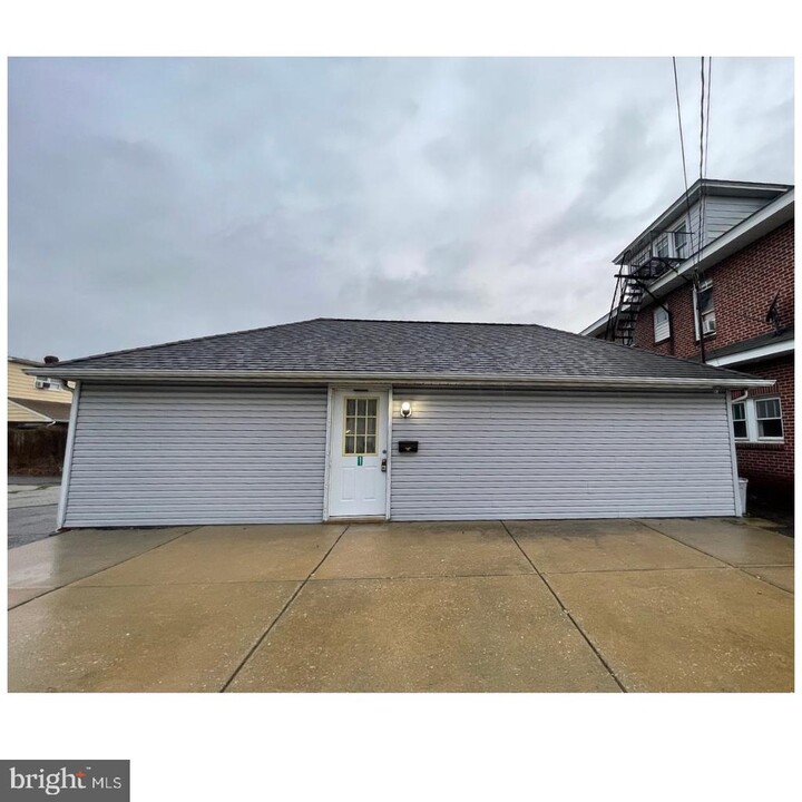 1 New Jersey Ave in Pennsville, NJ - Foto de edificio