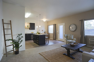 Main Street Village Apartments in Washougal, WA - Building Photo - Interior Photo