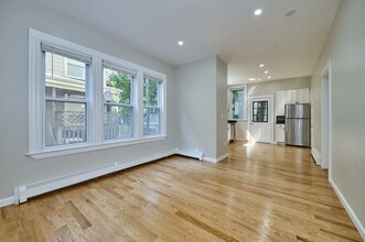 27 Ellery St, Unit 1 in Cambridge, MA - Foto de edificio - Building Photo