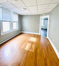 346 Chelsea St, Unit 2 in Boston, MA - Building Photo - Building Photo