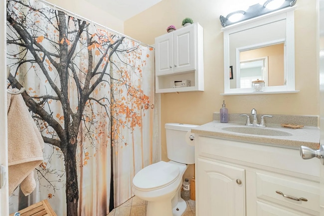 2120 N Valley St in Burbank, CA - Building Photo - Building Photo