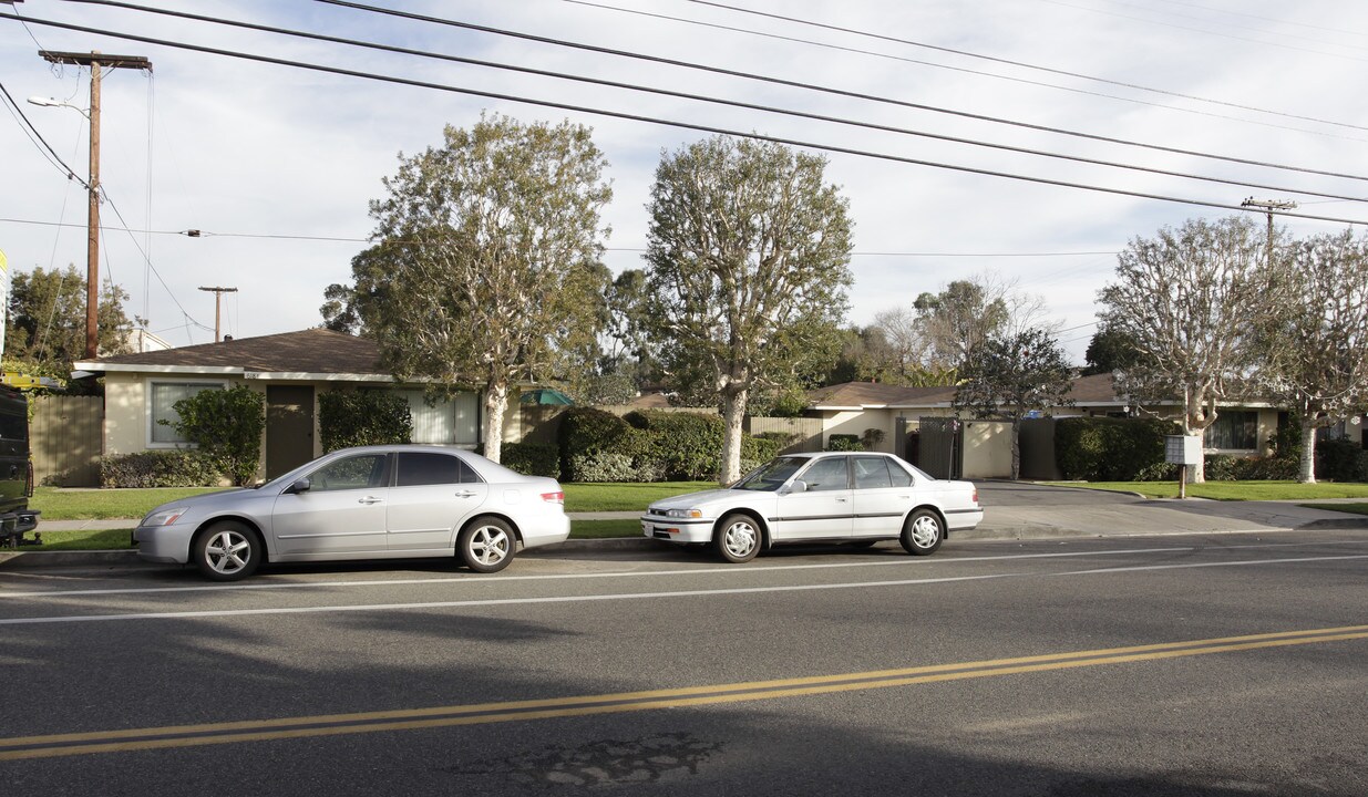 610-618 Hamilton St in Costa Mesa, CA - Foto de edificio