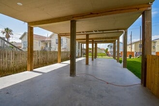 5018 Avenue M 1/2 in Galveston, TX - Building Photo - Building Photo