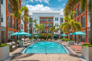 Havana Square Apartments in Tampa, FL - Building Photo