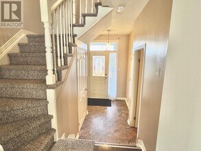 38 Bridgestone Dr in Ottawa, ON - Building Photo - Building Photo