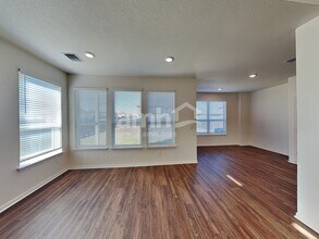 207 Pebble Creek Run in New Braunfels, TX - Building Photo - Building Photo