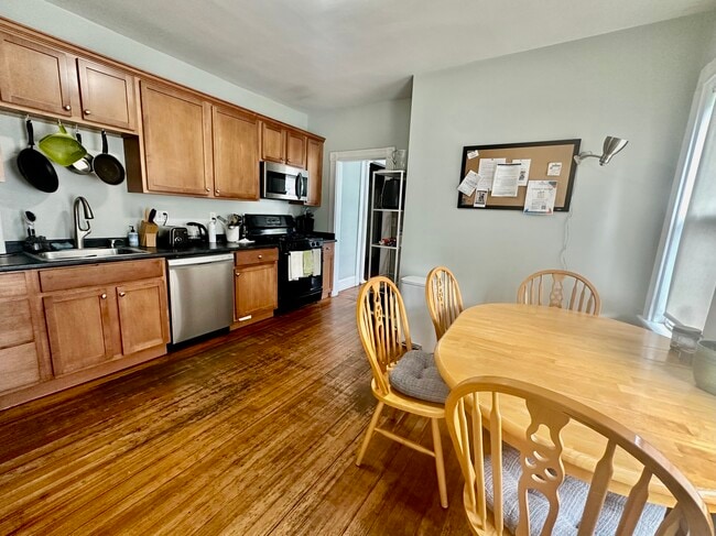 20 Curtis Ave, Unit 2 in Somerville, MA - Foto de edificio - Building Photo