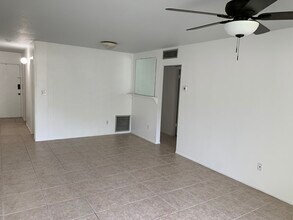 2908 Clark Rd, Unit 2 in Sarasota, FL - Building Photo - Building Photo