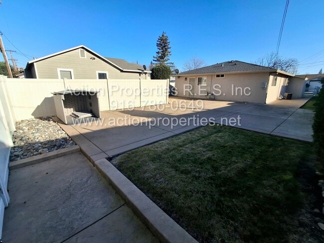 513 Alola St in Roseville, CA - Building Photo - Building Photo