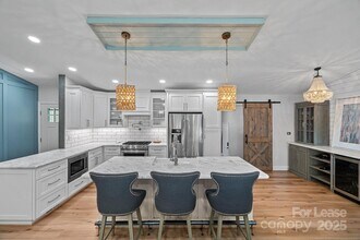 18026 Whispering Oaks Dr in Cornelius, NC - Building Photo - Building Photo