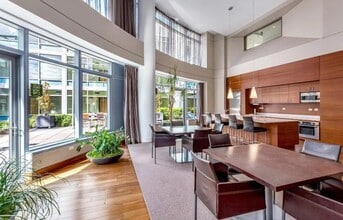 3601 S River Pky, Unit 433 in Portland, OR - Building Photo - Building Photo