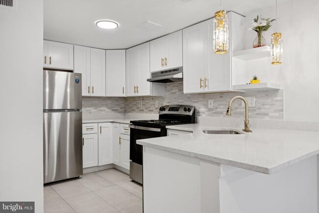 property at 9287 Chadburn Pl