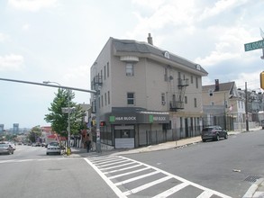 140-142 Bloomfield Ave in Newark, NJ - Building Photo - Building Photo