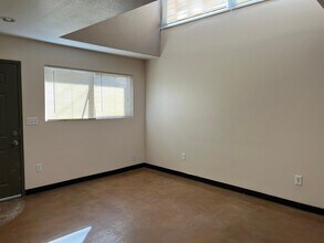 3418 Vail Ave SE-Unit -Apt 4 in Albuquerque, NM - Building Photo - Building Photo