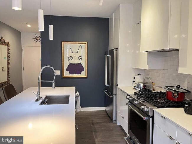 property at 1380 Quincy St NW