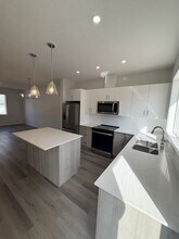 137 Red Embers Link NE in Calgary, AB - Building Photo - Building Photo