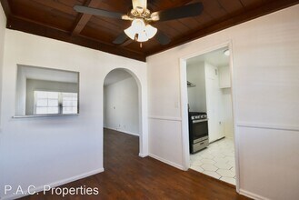 4658 Colfax Ave in Los Angeles, CA - Building Photo - Building Photo