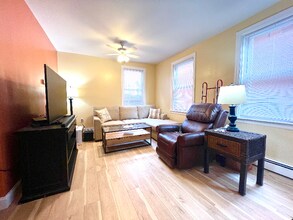 81-83 America St, Unit 83A-1F in Providence, RI - Building Photo - Building Photo