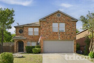 541 Gibson St in Cedar Hill, TX - Building Photo