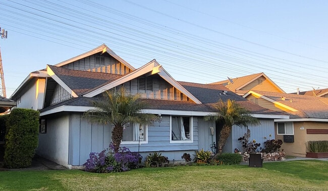 3947 W 178th St, Unit 3