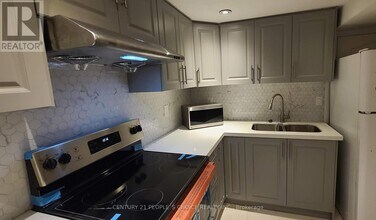 3 Erindale Crescent in Brampton, ON - Building Photo - Building Photo