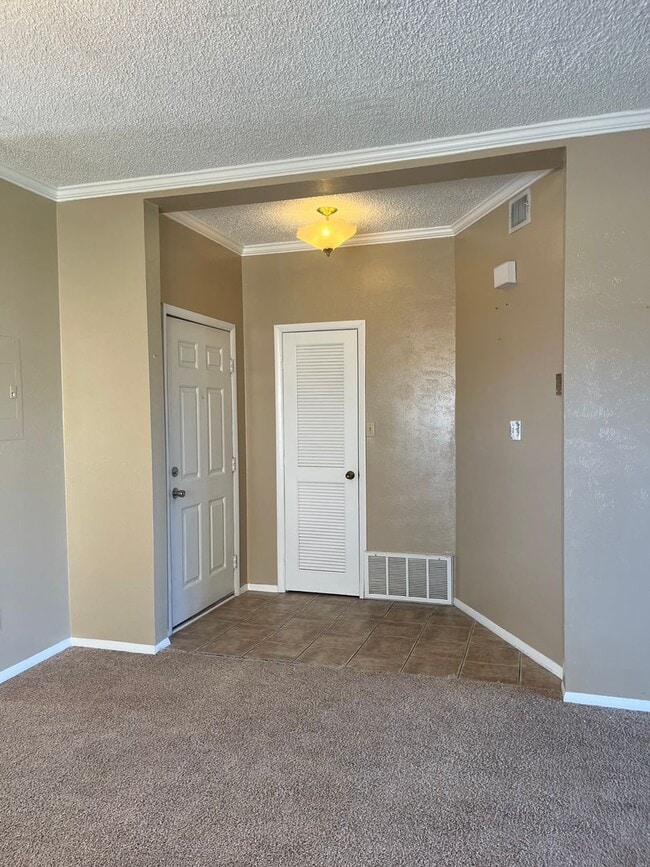 1028 Mockingbird Ln in Clovis, NM - Building Photo - Building Photo