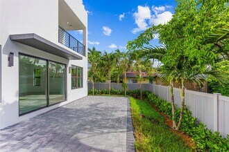 3294 SW 15th Ave in Fort Lauderdale, FL - Building Photo - Building Photo