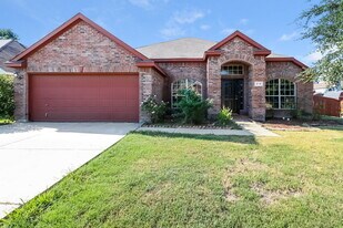 216 Quail Meadows Ln in Arlington, TX - Building Photo