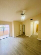 11810 SW 80th St in Miami, FL - Building Photo - Building Photo