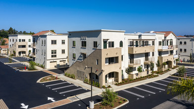 Breeze Hill in Vista, CA - Building Photo - Building Photo