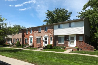 Royal Woods - Riverview, MI in Riverview, MI - Foto de edificio - Building Photo