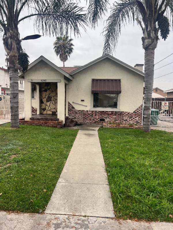 property at 6245 Loma Vista Ave