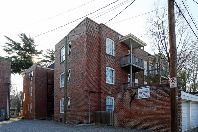 North Windsor Court in Richmond, VA - Building Photo - Building Photo